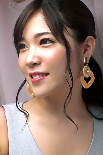 沙耶さん 32歳 元CAの意識高い系奥さまは微笑むように喘ぐ 【セレブ奥さま】