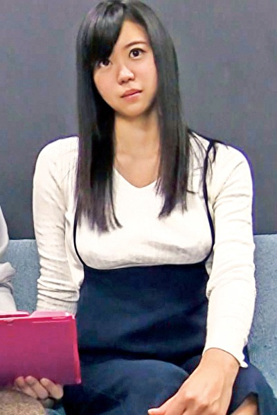 かなさん 27歳 スレンダー美人妻