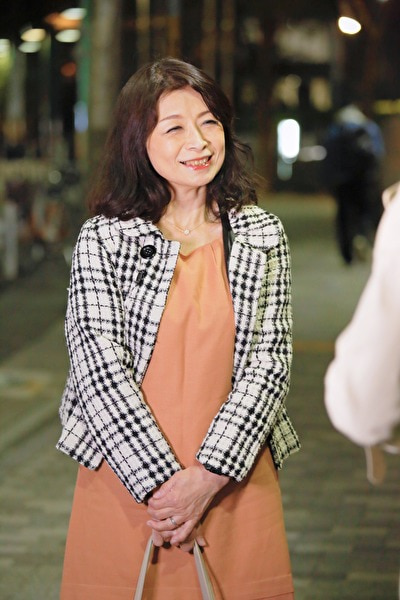 大久保の戸建てにお住まいのさゆりさん！フロントが紐で面積が激狭のガチのエロパンティを脱がすとなんとパイパン！キュート過ぎる63歳のリアルガチSEX！！