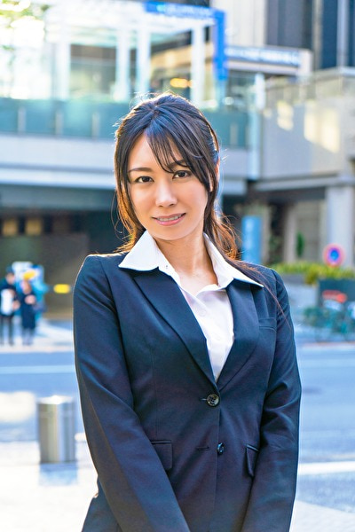 医療品卸会社勤務7年目 雪乃さん29歳 ビジネス用のしっかりメイクとこの日の為に選び着けてきたピンクのTバックがエロすぎるSEXモンスター！君に決めた！！