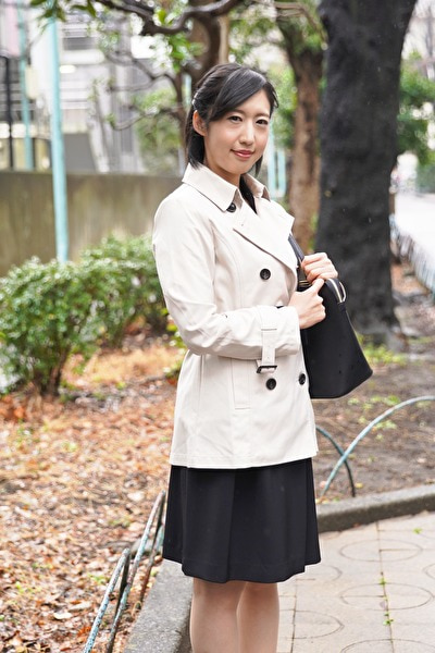 営業成績低迷中の保険の営業OL！井口楓さん27歳 生活レベルを下げられず身体で稼ぐ決心のSEXモンスター！君に決めた！！