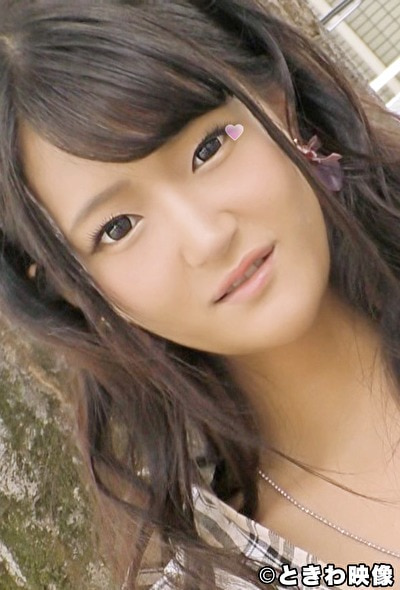原宿で見つけた激カワのモデル級スレンダー女子大生にブス男の生チンで膣奥まで射精！