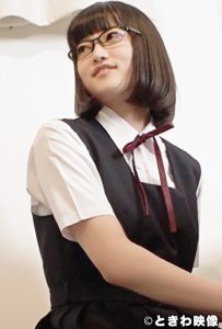 未だに経験した事の無かった快感をおっさんのデカチンで白目になるまでイカされ初心マン地方娘は中出しされた！