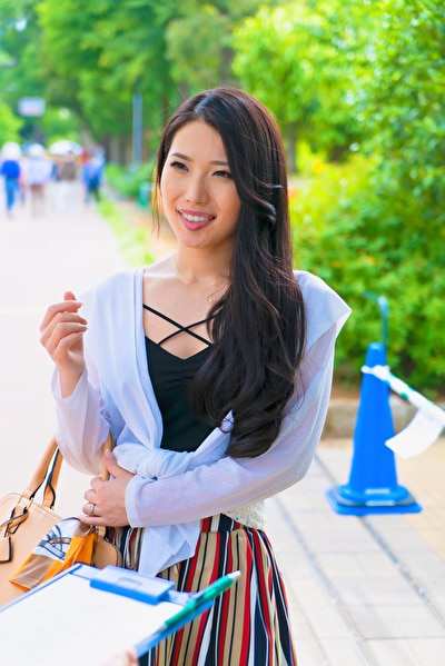 まばゆいくらいの超絶美人妻登場！！クリと膣内の敏感ポイントや急所を手マンでしつこく調べ尽くされて数十回逝かされる！美人が獣になってしまう超貴重映像！！